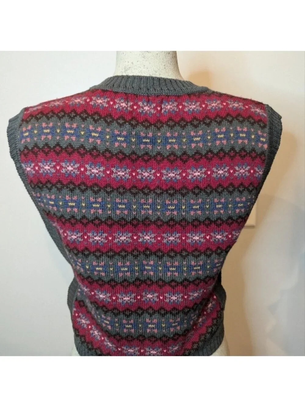 Vintage Wool multi color Patterned women's Sweater vest, size S